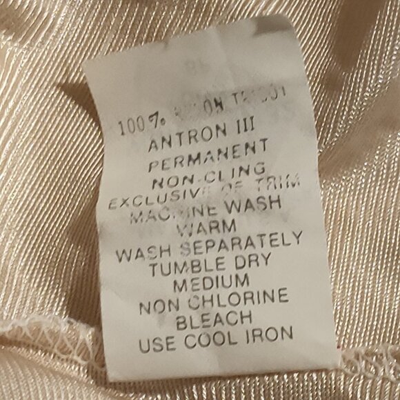 Vintage Cream Short Slip Skirt with Wide Lace Hem Size Large Waist 30/32 - Picture 4 of 4